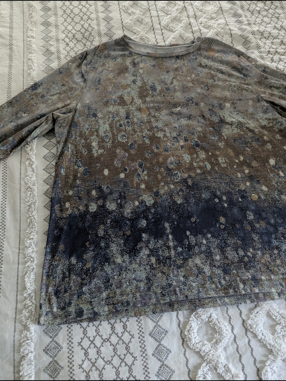 Abstract Design Shirt - Picture 5 of 7